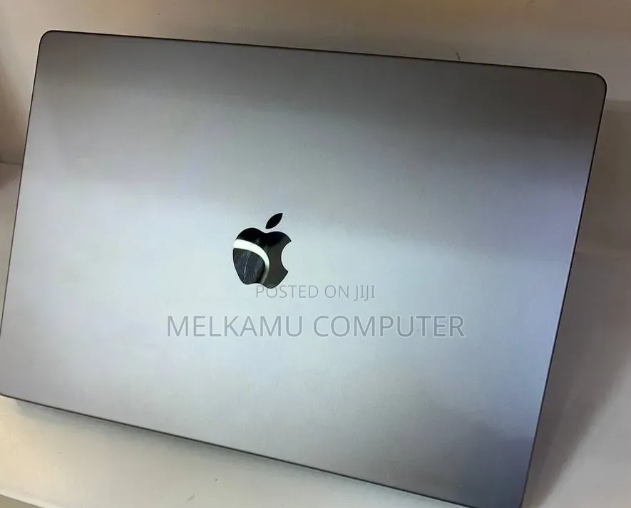 New Laptop Apple MacBook Pro 32GB Intel Core i7 SSD 512GB