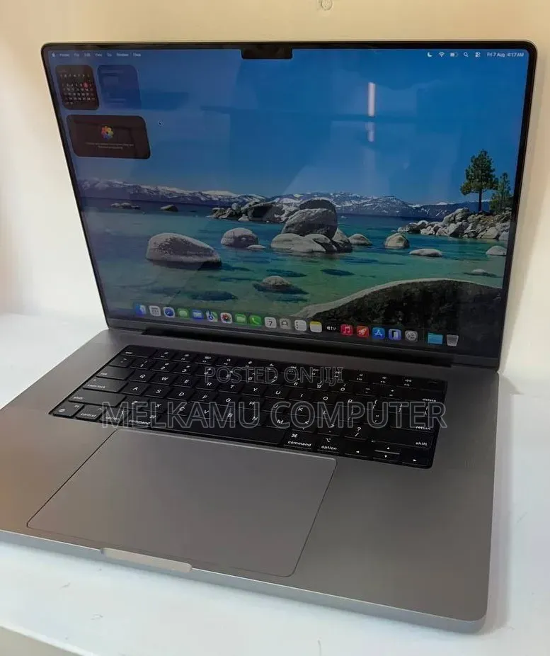 New Laptop Apple MacBook Pro 32GB Intel Core i7 SSD 512GB