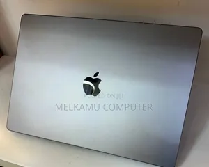 New Laptop Apple MacBook Pro 32GB Intel Core i7 SSD 512GB