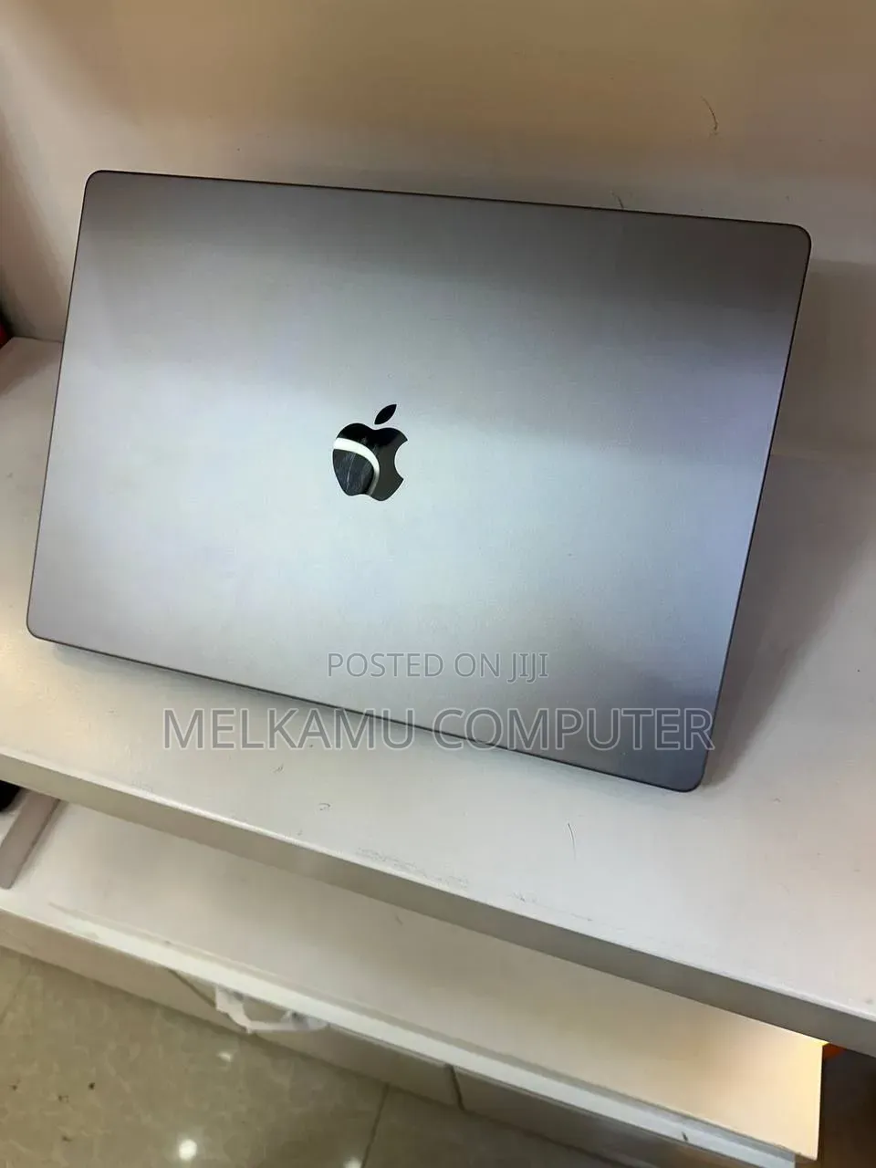 New Laptop Apple MacBook Pro 32GB Intel Core i7 SSD 512GB