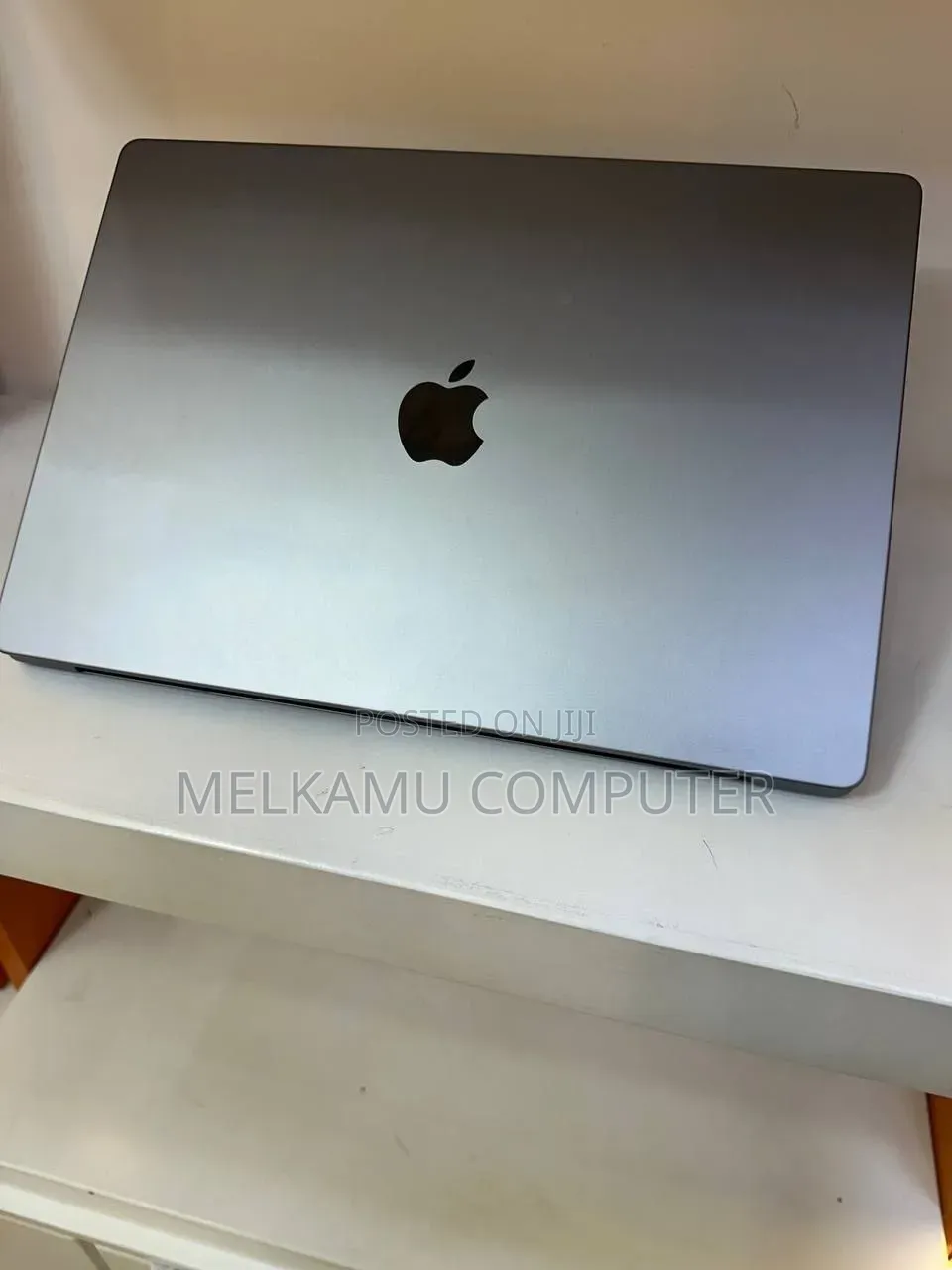 New Laptop Apple MacBook Pro 32GB Intel Core i7 SSD 512GB