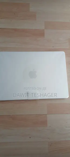 New Laptop Apple MacBook Air 2022 M2 8GB Apple M2 SSD 512GB