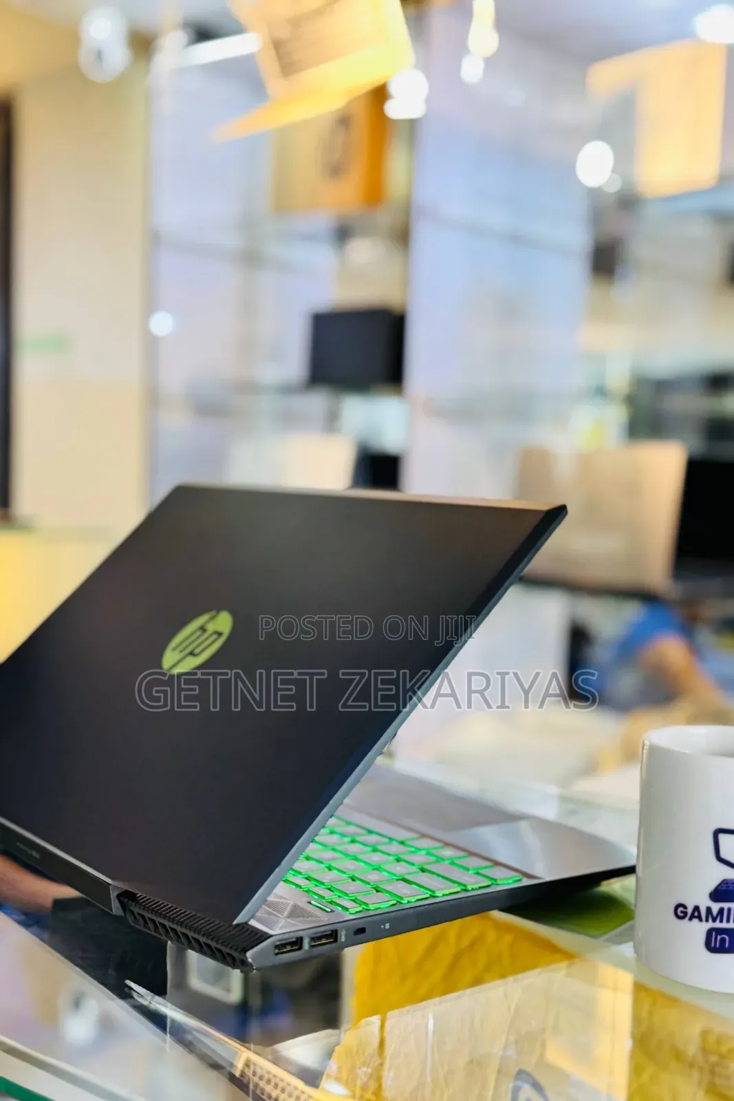 New Laptop HP Pavilion 15 8GB Intel Core i5 SSD 256GB
