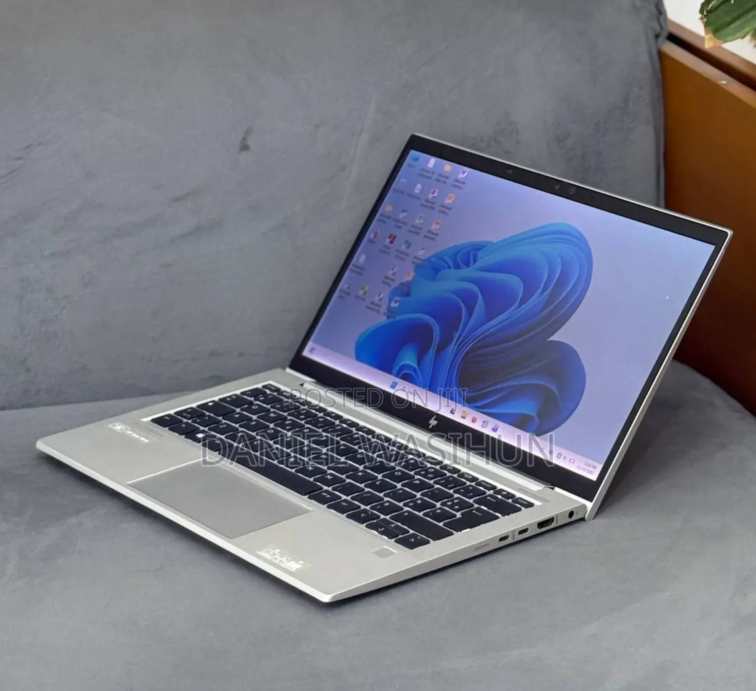 New Laptop HP EliteBook 830 8GB Intel Core i5 SSD 512GB