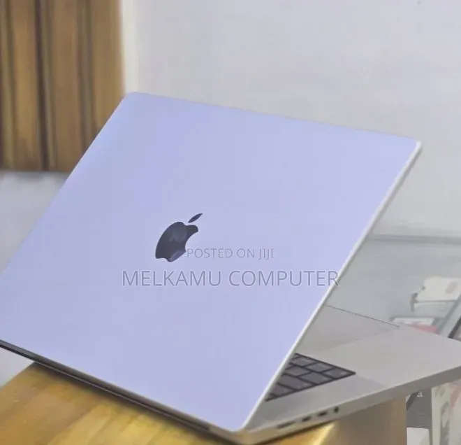 New Laptop Apple MacBook Pro 2021 M1 32GB Apple M1 SSD 512GB
