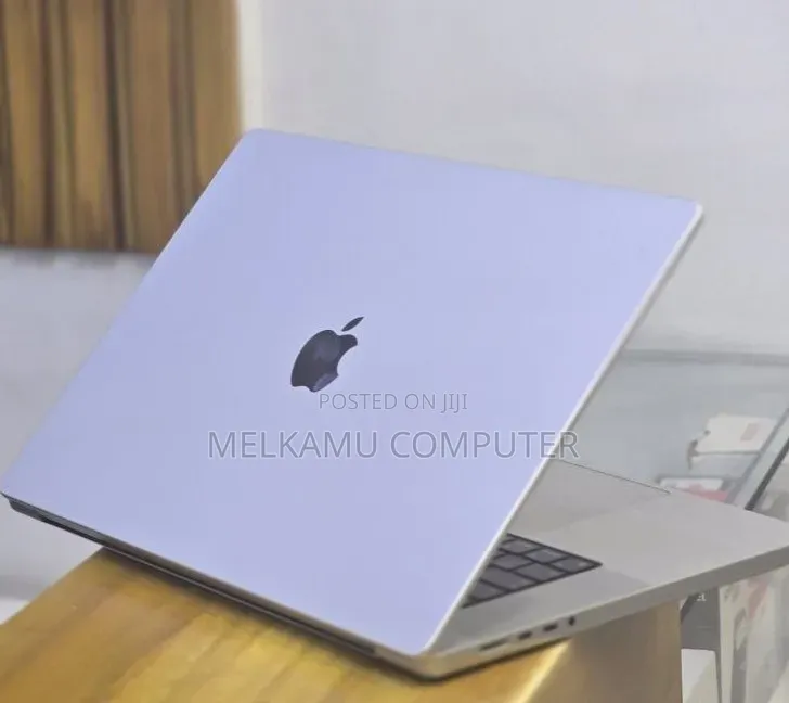 New Laptop Apple MacBook Pro 2021 M1 32GB Apple M1 SSD 512GB