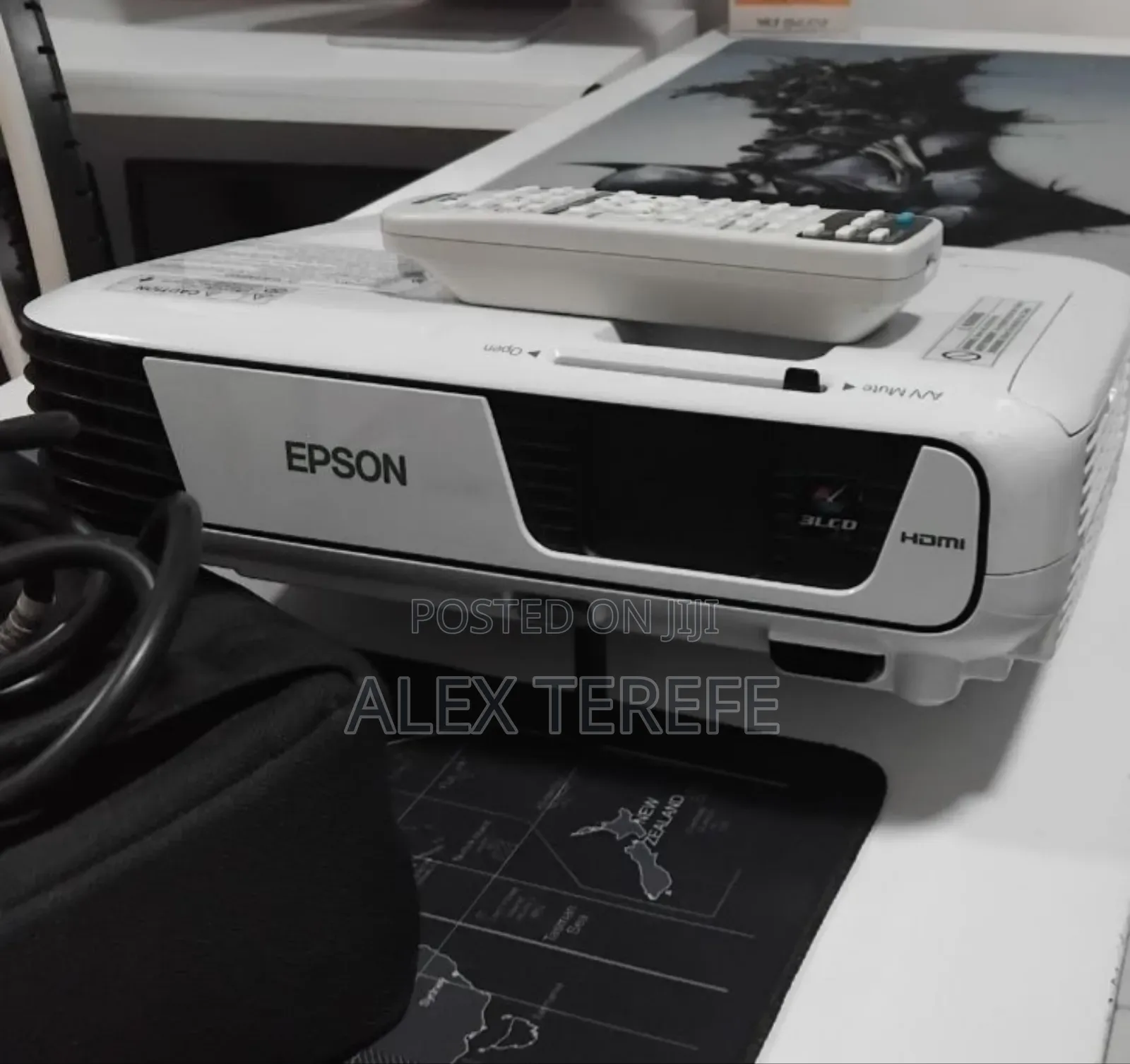 EPSON Projector
Model Name: EB-x31
Hardware