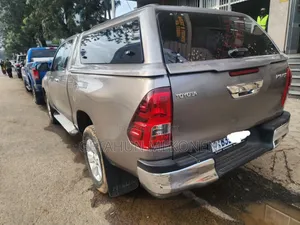Toyota Hilux 2019 Gold