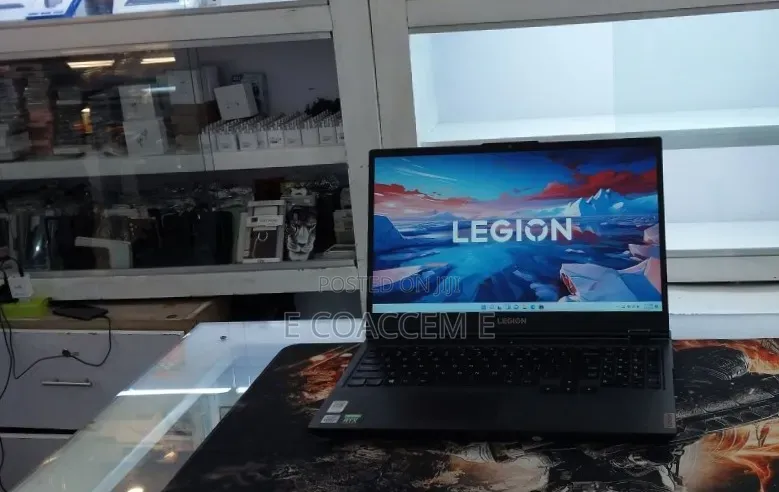 New Laptop Lenovo Y70 16GB Intel Core i5 SSD 512GB