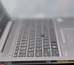 New Laptop HP ZBook Studio G5 16GB Intel Core i7 SSD 512GB