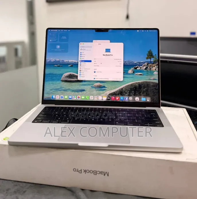 New Laptop Apple MacBook Pro 2023 M3 8GB Apple M3 SSD 512GB