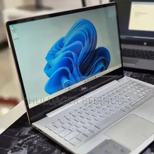 New Laptop Dell Inspiron 15 8GB Intel Core i5 SSD 256GB
