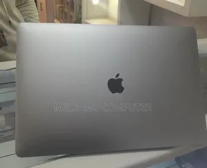 New Laptop Apple MacBook Pro 2018 16GB Intel Core i7 SSD 512GB