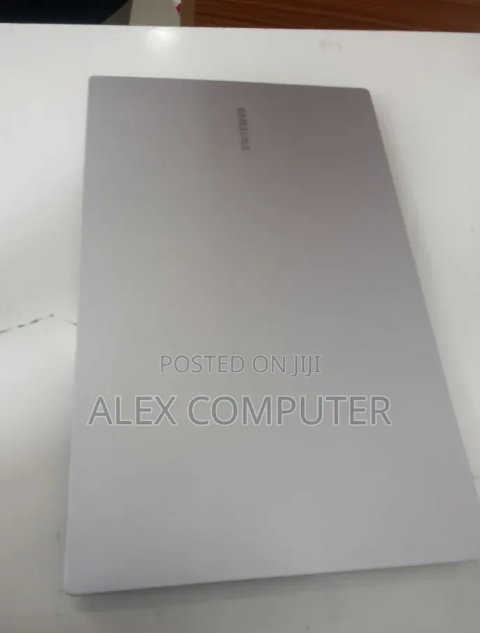 New Laptop Samsung Galaxy Book4 8GB SSD 512GB