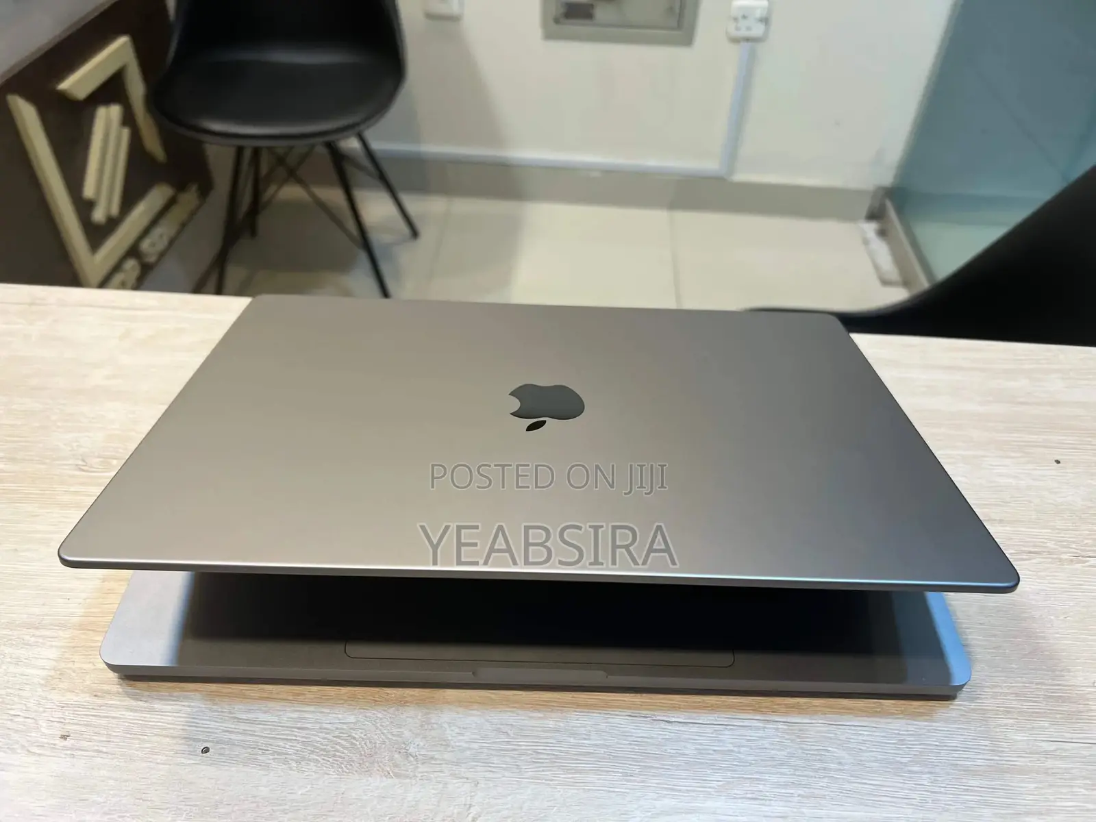 New Laptop Apple MacBook Pro 2021 M1 32GB Apple M1 Pro SSD 512GB