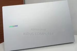 New Laptop Samsung Galaxy Book4 8GB Intel Core 5 SSD 512GB