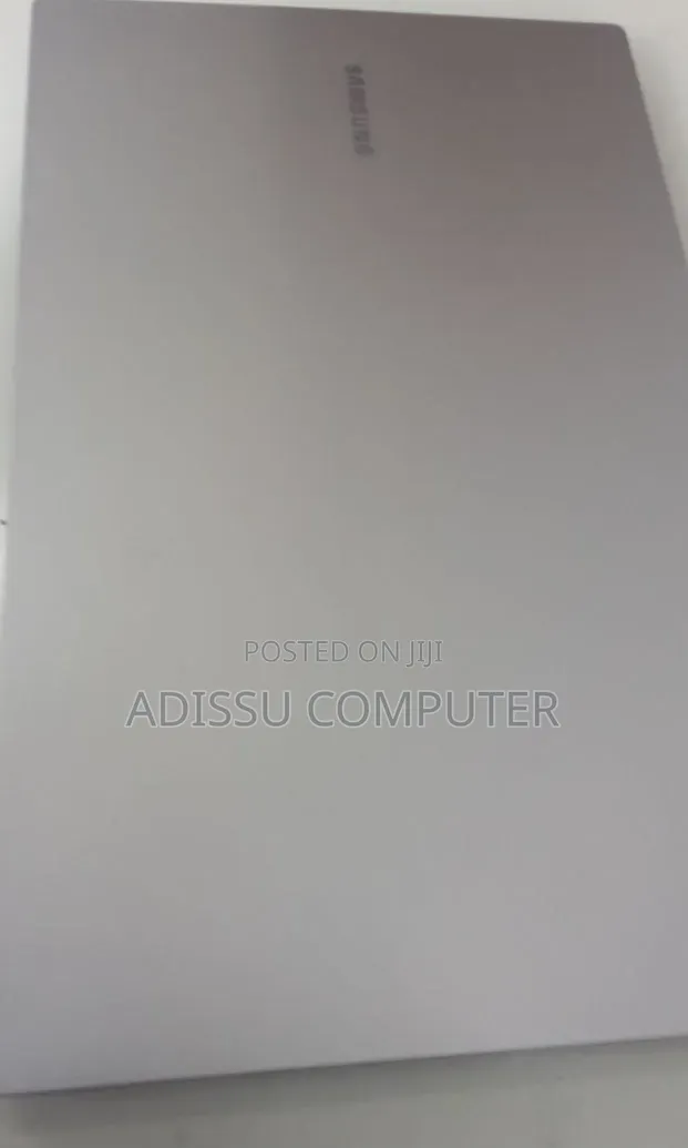 New Laptop Samsung Galaxy Book4 8GB Intel Core i7 SSD 512GB