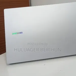 New Laptop Samsung Galaxy Book4 8GB Intel Core i5 SSD 512GB