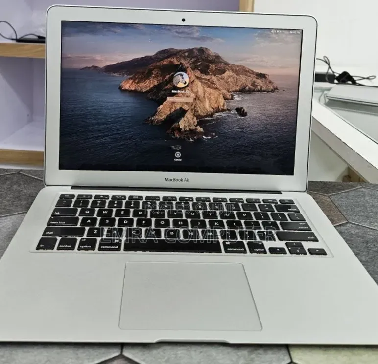 New Laptop Apple MacBook Air 2017 8GB Intel Core i5 SSD 256GB