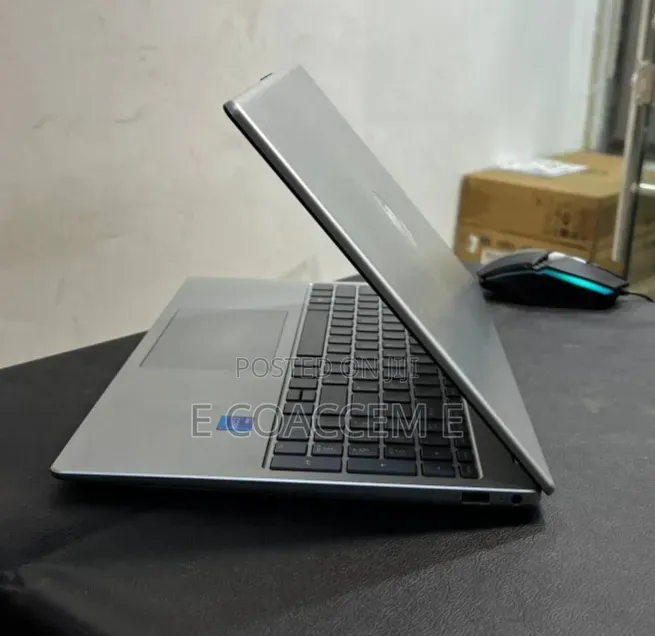 New Laptop HP Stream Notebook 16GB Intel Core i7 SSD 512GB