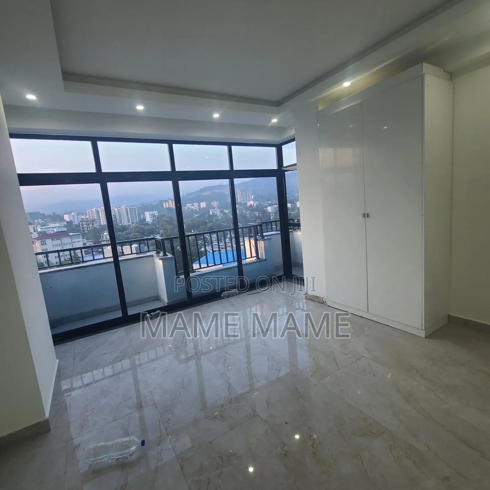 5bdrm Apartment in Addis Abeba, Bole for sale