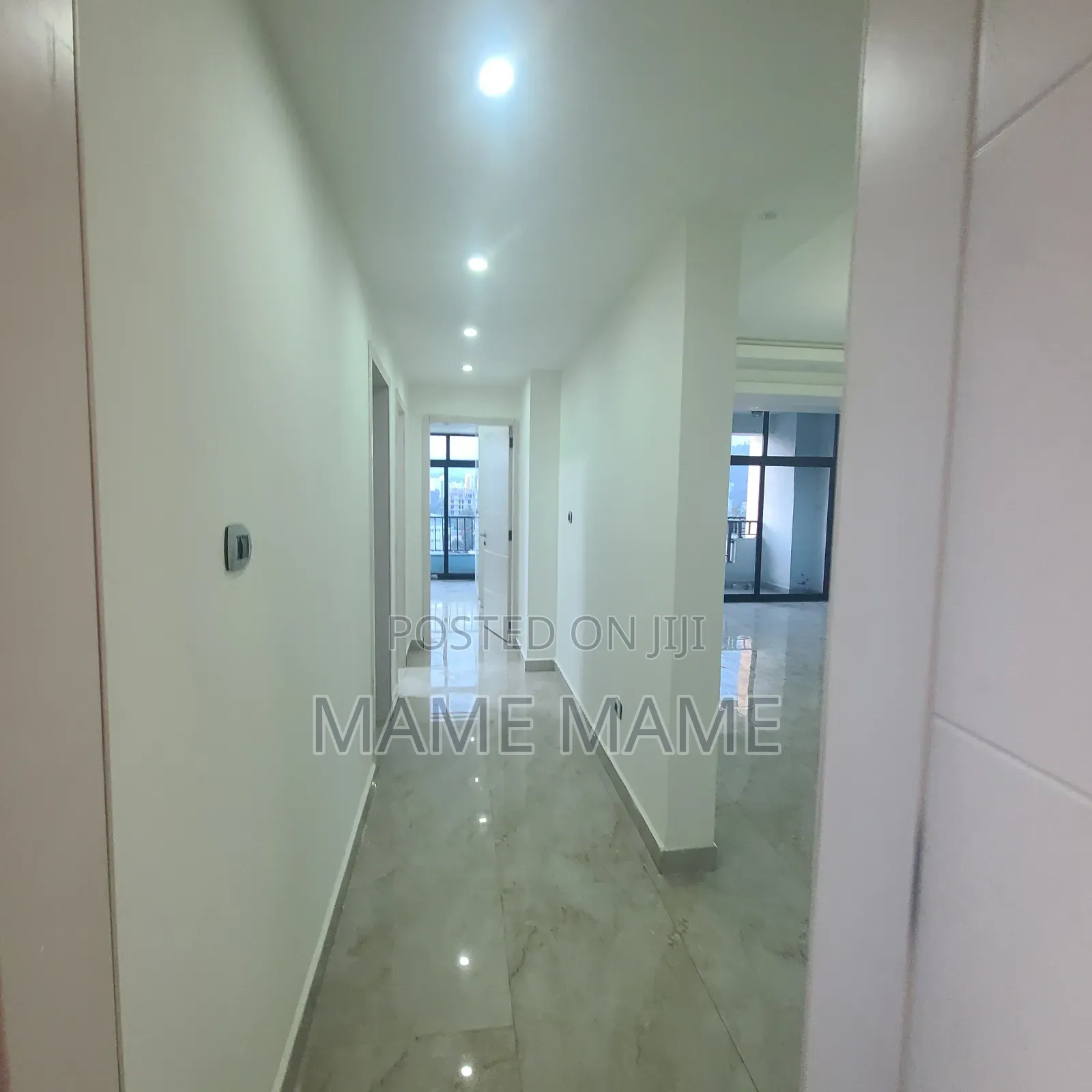 5bdrm Apartment in Addis Abeba, Bole for sale