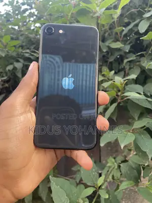 Apple iPhone SE (2020) 64 GB Black