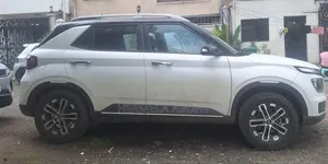 Hyundai Venue 2023 White