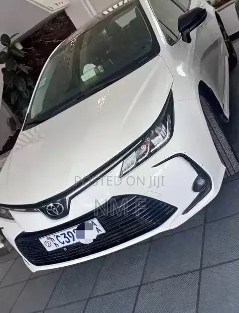Toyota Corolla 2022 White