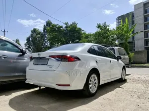 Toyota Corolla 2022 White