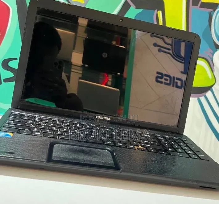 Laptop Toshiba Satellite C850 4GB Intel Core i5 HDD 500GB