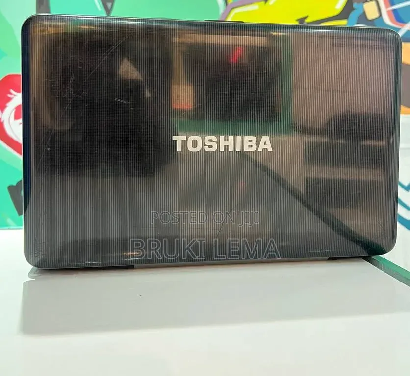 Laptop Toshiba Satellite C850 4GB Intel Core i5 HDD 500GB