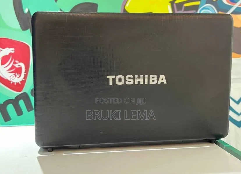 Laptop Toshiba Satellite C850 4GB Intel Core i5 HDD 500GB