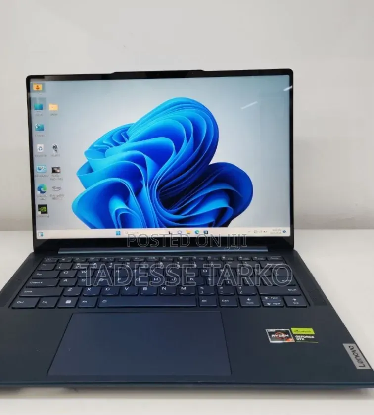New Laptop Lenovo 16GB AMD Ryzen 7 SSD 512GB