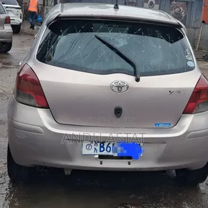 Toyota Yaris 2010 Pink
