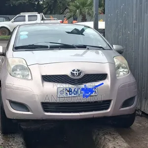 Toyota Yaris 2010 Pink
