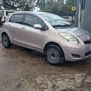Toyota Yaris 2010 Pink