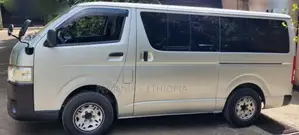 Toyota HiAce 2014 Silver