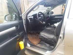 Toyota HiAce 2014 Silver