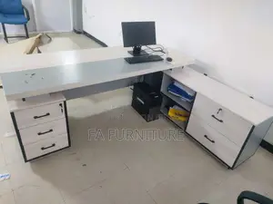 ማናጃራል ኦፊስ ቴብል
