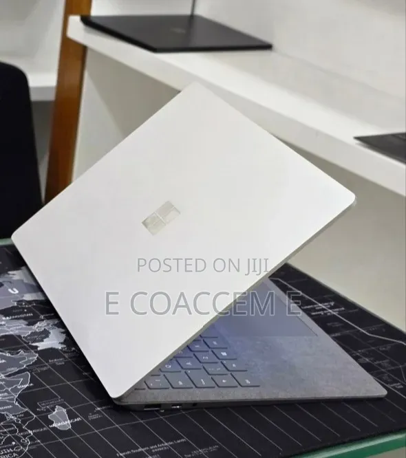 New Laptop Microsoft Surface 16GB Intel Core i5 SSD 512GB