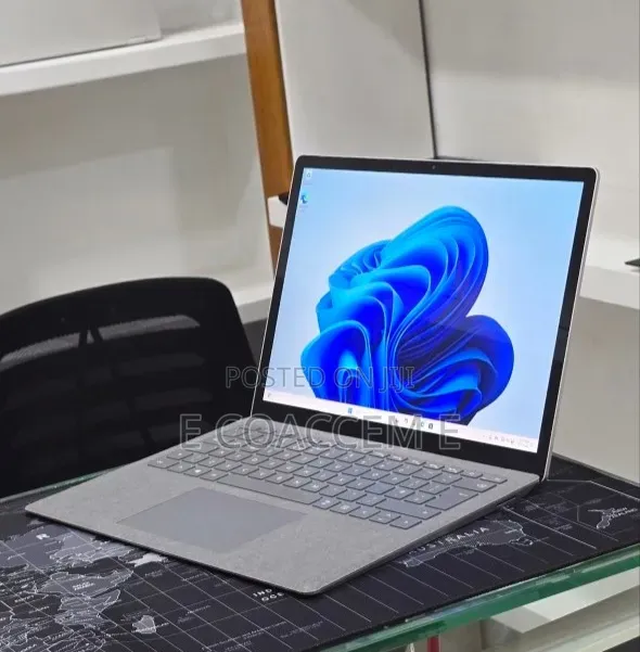 New Laptop Microsoft Surface 16GB Intel Core i5 SSD 512GB