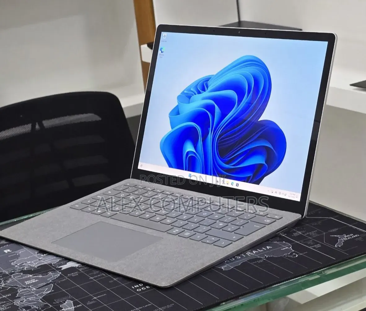 New Laptop Microsoft Surface 16GB Intel Core i5 SSD 512GB