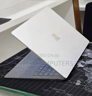 New Laptop Microsoft Surface 16GB Intel Core i5 SSD 512GB