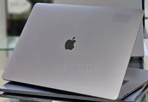 New Laptop Apple MacBook Pro 2019 16GB Intel Core i7 SSD 512GB