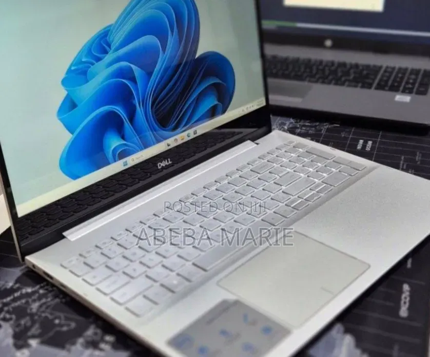 New Laptop Dell Inspiron 15 8GB Intel Core i5 SSD 256GB