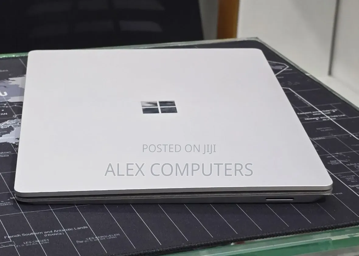 New Laptop Microsoft Surface 16GB Intel Core i5 SSD 512GB