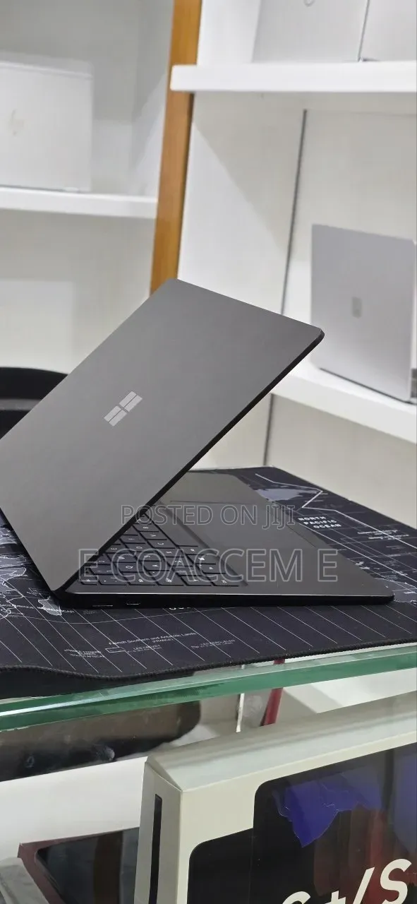 New Laptop Microsoft Surface 16GB Intel Core i7 SSD 512GB