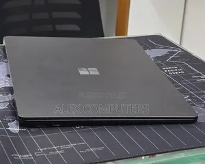New Laptop Microsoft Surface 16GB Intel Core i7 SSD 512GB