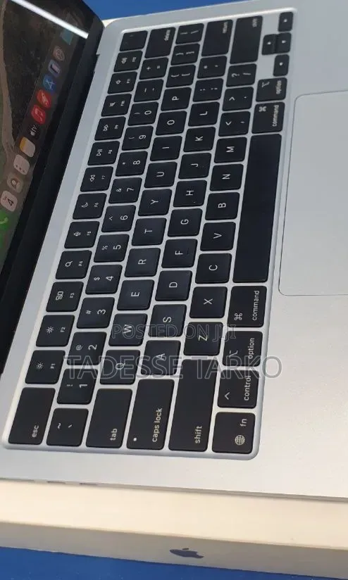 New Laptop Apple MacBook Air 2025 M4 16GB Apple M4 SSD 512GB